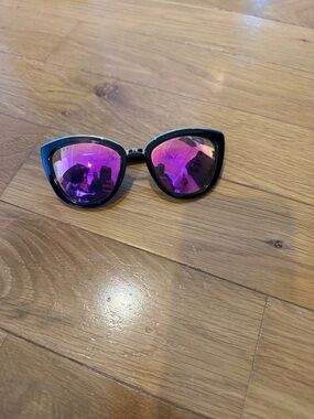 Diff Eyewear Black Frame Sunglasses with Purple-Pink Mirrored Lenses